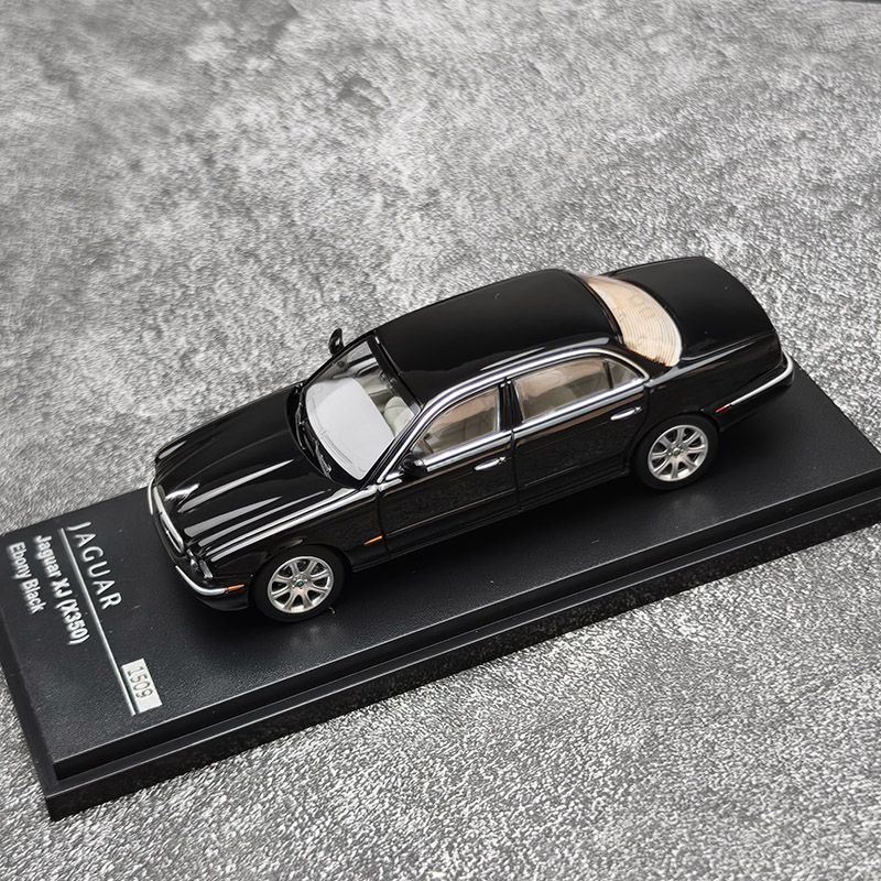 AR BOX Diecast 1:64 Scale XJ6  - Battery Case Storage recension och pris